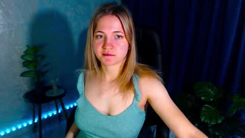 Snapshot of arlana_klart chatting on 09-23-25, 01:19 Arlana online show from 09-23-25, 01:19