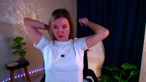 Snapshot of arlana_klart chatting on 11-10-25, 01:37 Arlana online show from 11-10-25, 01:37