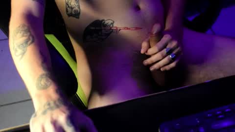 Snapshot of arlett6 chatting on 11-04-25, 10:53 Arlette online show from 11-04-25, 10:53