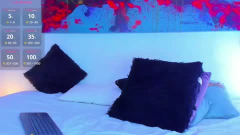   online show from 03-11-25, 02:43