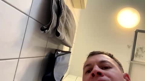 armyskater32 online show from 12-19-25, 11:39