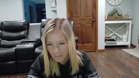 Samantha - Sammie online show from 01-23-25, 01:35