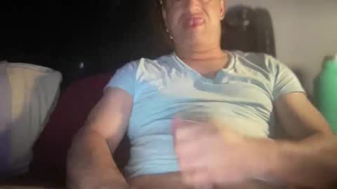 Snapshot of arnie774u chatting on 06-01-26, 01:40 arnie774u online show from 06-01-26, 01:40