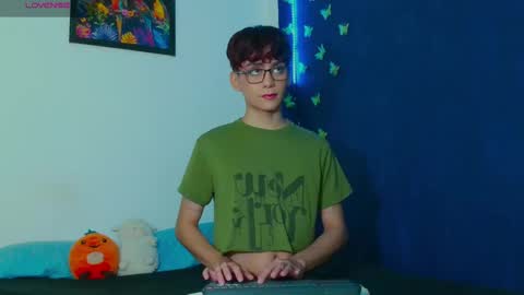 Arnold online show from 10-23-25, 03:33