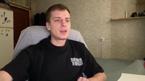 Snapshot of arnolngang chatting on 03-24-26, 12:10 arnolngang online show from 03-24-26, 12:10