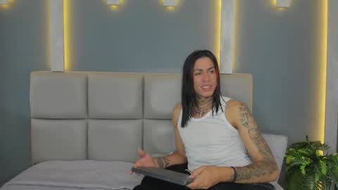 Arohom Lester online show from 11-21-25, 11:03