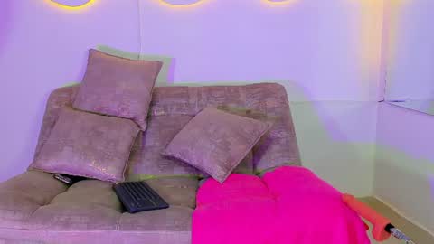 Snapshot of arohomlester_ chatting on 06-12-26, 01:21 ARON online show from 06-12-26, 01:21