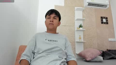 Snapshot of aron_alexa chatting on 12-16-25, 09:09 Alexa Aron online show from 12-16-25, 09:09