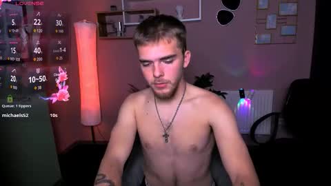 Snapshot of aron_black_ chatting on 10-29-25, 08:54 aron online show from 10-29-25, 08:54