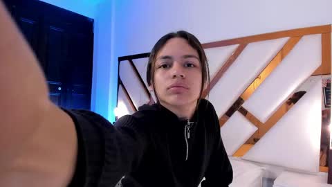 Aron cruz  online show from 04-10-26, 01:27