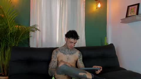 Snapshot of aron_ford chatting on 10-30-25, 02:40 Aron ford online show from 10-30-25, 02:40