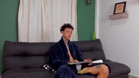 Snapshot of aron_ford chatting on 11-05-25, 07:52 Aron ford online show from 11-05-25, 07:52