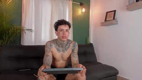 Snapshot of aron_ford chatting on 11-06-25, 01:34 Aron ford online show from 11-06-25, 01:34