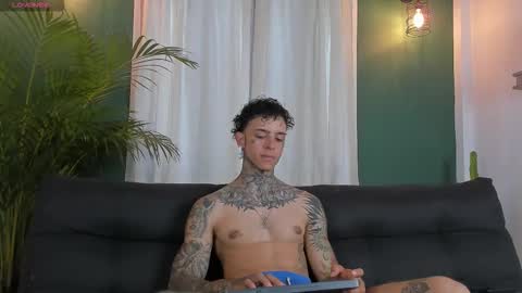 Snapshot of aron_ford chatting on 11-12-25, 06:41 Aron ford online show from 11-12-25, 06:41