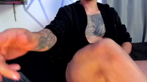 Aron Santoro online show from 12-20-24, 04:09