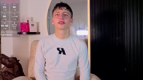 Snapshot of aron_tay chatting on 10-30-25, 03:08 your aron online show from 10-30-25, 03:08