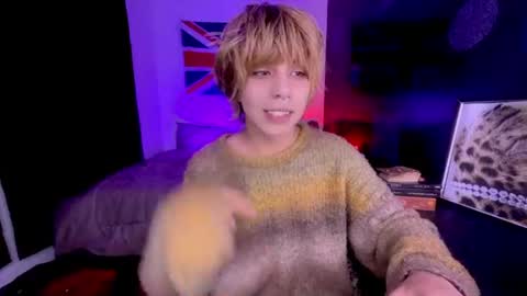 Snapshot of aronn_44 chatting on 07-12-26, 04:58 Aaron online show from 07-12-26, 04:58