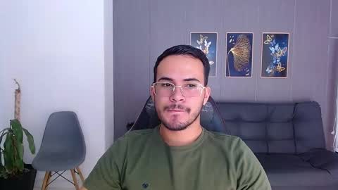 Snapshot of arontrey21_ chatting on 09-27-25, 07:08 Adrian online show from 09-27-25, 07:08