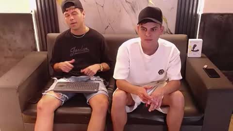 Aroon   online show from 03-29-26, 04:23