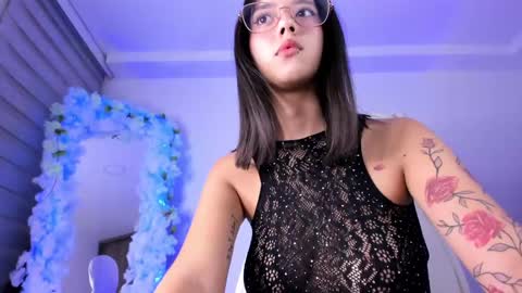 Snapshot of artbelia chatting on 02-23-25, 05:12 Lia Rose online show from 02-23-25, 05:12