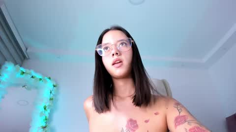 Snapshot of artbelia chatting on 03-01-25, 05:09 Lia Rose online show from 03-01-25, 05:09