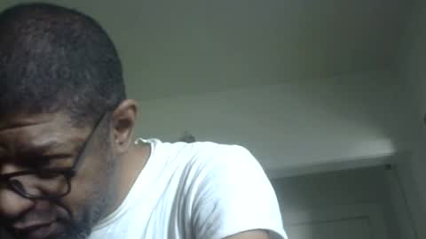 Snapshot of arteblazze chatting on 06-20-26, 01:47 Arteblazze not daddy boy bitch or nigga online show from 06-20-26, 01:47