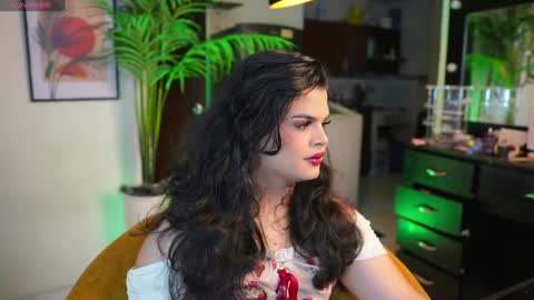 Snapshot of artechloe chatting on 12-10-24, 09:43 Chloe online show from 12-10-24, 09:43