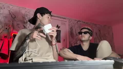   online show from 02-06-25, 07:02