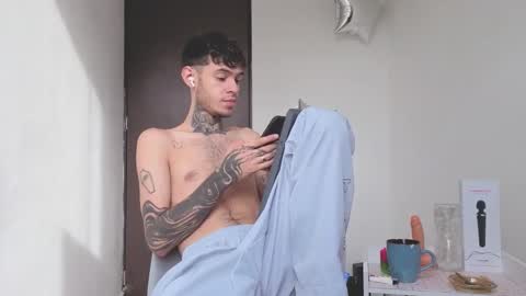   online show from 09-21-25, 10:28