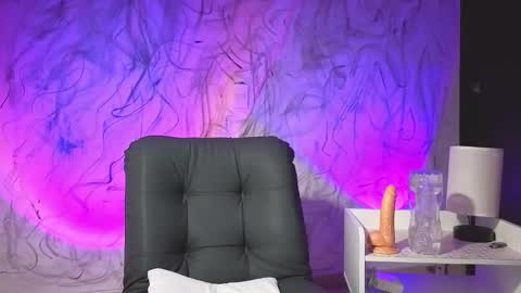   online show from 10-12-25, 09:41