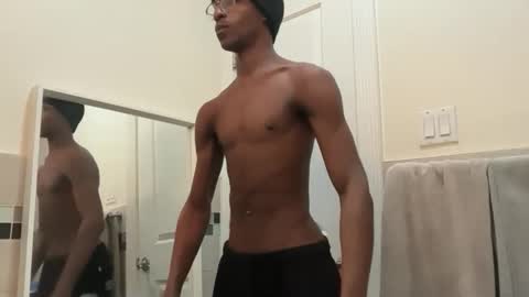 Snapshot of artfulmuscle212 chatting on 02-15-26, 01:20 artfulmuscle212 online show from 02-15-26, 01:20