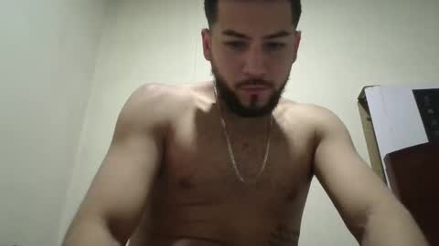 Snapshot of arthur1718 chatting on 11-06-25, 12:33 arthur1718 online show from 11-06-25, 12:33