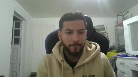 Snapshot of arthur1718 chatting on 12-02-25, 01:00 arthur1718 online show from 12-02-25, 01:00