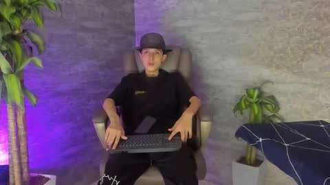 arthurcox_ online show from 10-07-25, 05:21