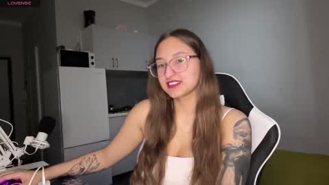 Snapshot of arthurmomaya chatting on 02-19-26, 04:25 Mia online show from 02-19-26, 04:25