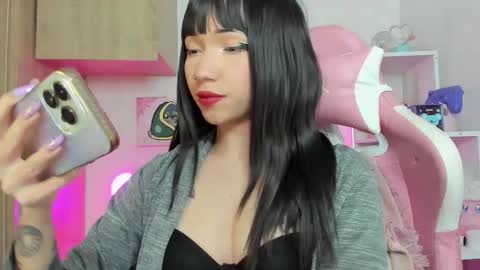 Snapshot of artic_love chatting on 10-24-25, 04:31 Lenna online show from 10-24-25, 04:31