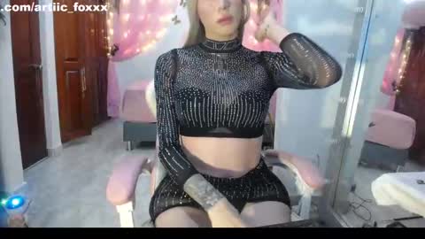 Daniela Jaramillo online show from 11-16-25, 10:26