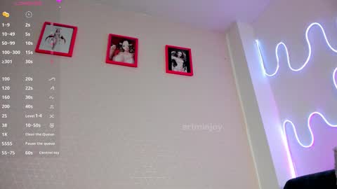 MIA OF artmiajoy online show from 01-08-26, 11:01