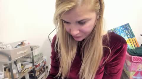 Snapshot of artsyandcraftsy_ chatting on 10-18-25, 11:05 MIA online show from 10-18-25, 11:05