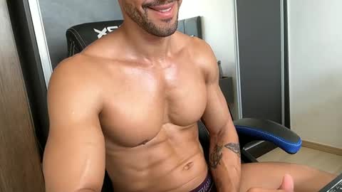 Snapshot of artvillasboas chatting on 12-17-24, 02:55 Arthur Villasboas online show from 12-17-24, 02:55