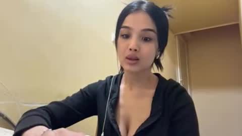 Amina online show from 03-01-26, 06:10