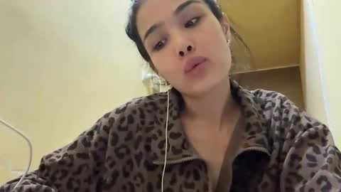 Amina online show from 03-05-26, 06:15