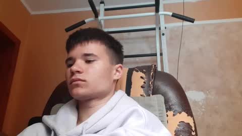 Snapshot of arvyn_ chatting on 04-14-26, 07:25 Denis online show from 04-14-26, 07:25