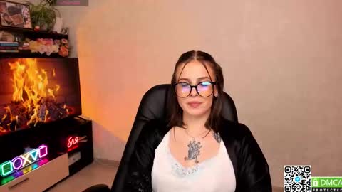 Snapshot of arya_deepthroat_queen chatting on 10-13-25, 09:04 Arya  Fn  Talented Arya   online show from 10-13-25, 09:04