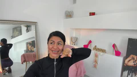 Snapshot of arya_lexa chatting on 10-28-25, 05:37 Arya online show from 10-28-25, 05:37