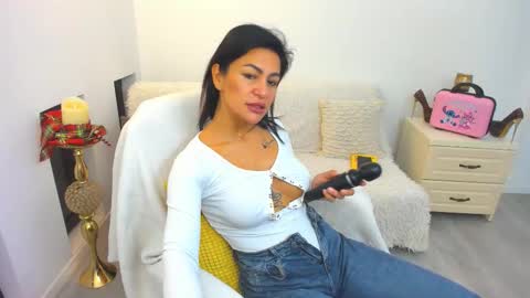 Snapshot of arya_lexa chatting on 12-01-25, 07:08 Arya online show from 12-01-25, 07:08