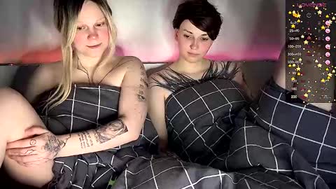 Arya brunett and Cassie blond online show from 03-06-25, 11:47
