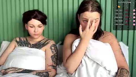 Arya brunett and Cassie blond online show from 09-12-25, 09:53