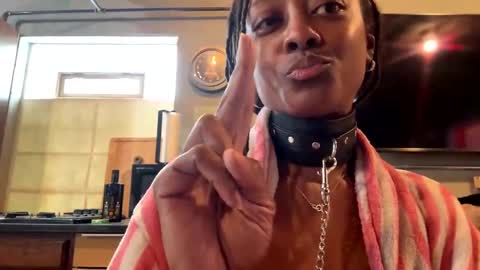 Snapshot of aryka3333 chatting on 01-29-25, 05:24 Aryka online show from 01-29-25, 05:24