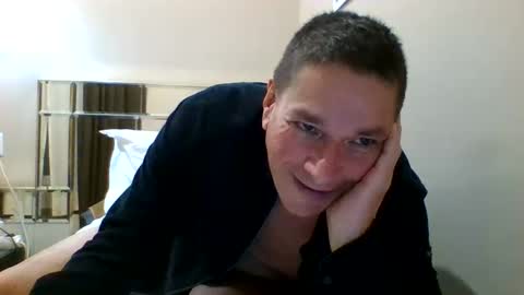 Snapshot of as660660 chatting on 11-24-25, 08:19 as660660 online show from 11-24-25, 08:19